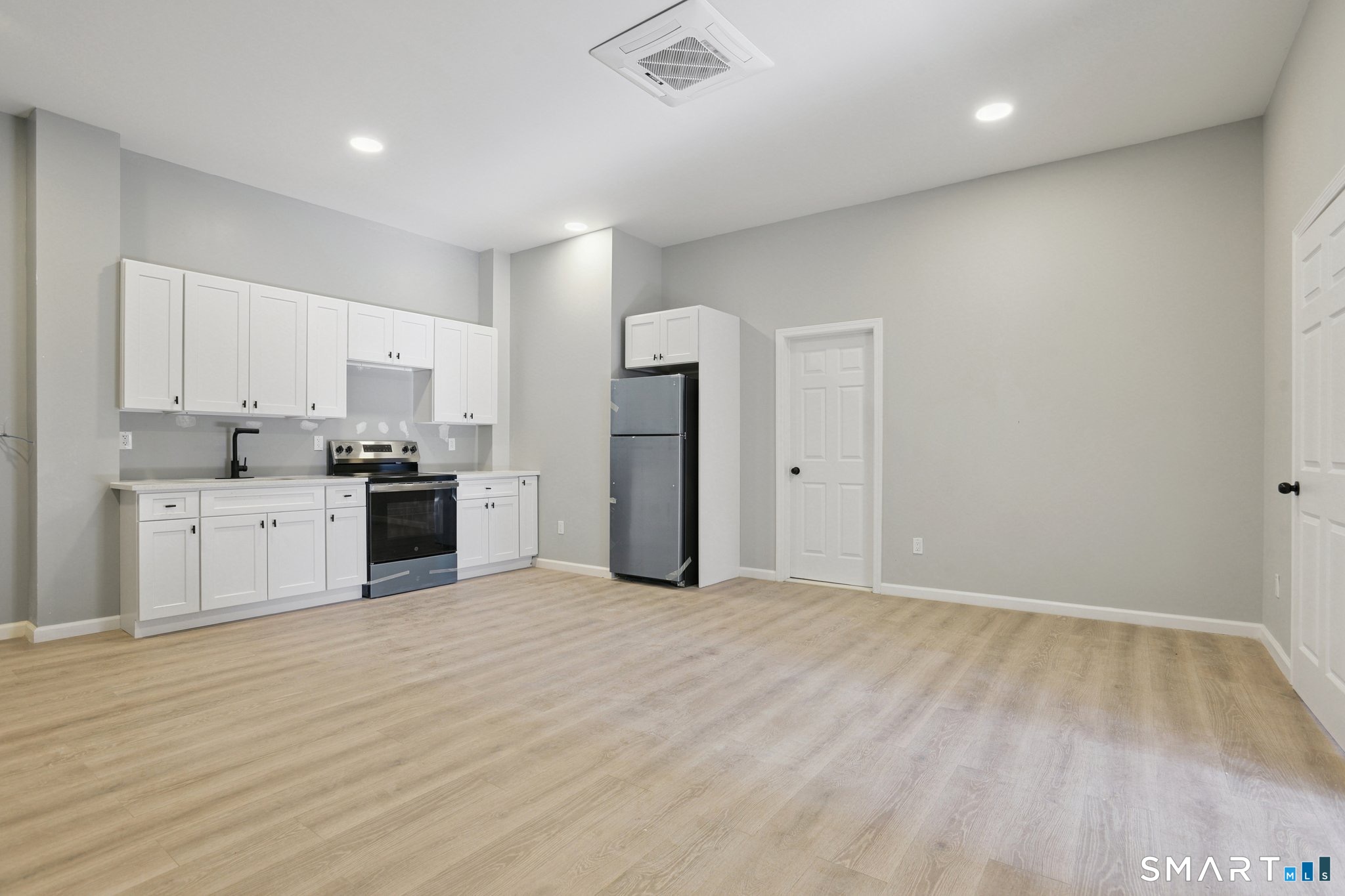 215 Bank Street New London CT 06320