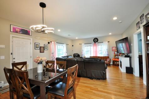1 Katherine Way Ellington CT 06029