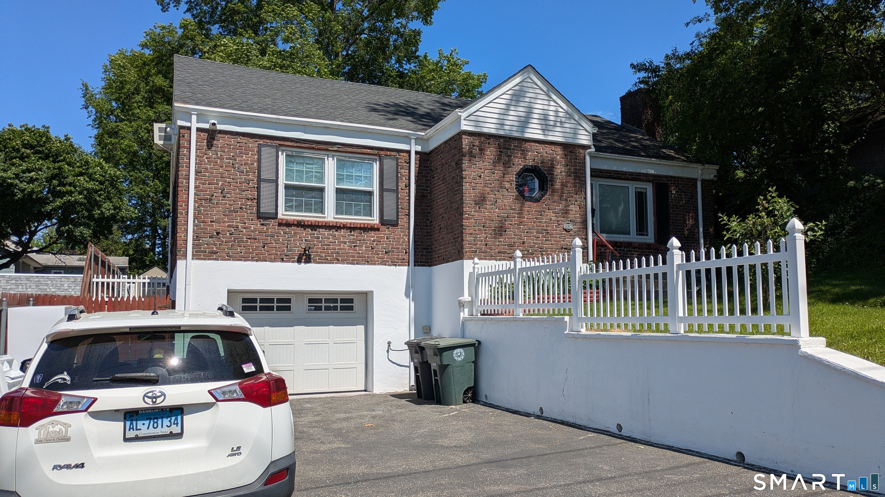 657 Naugatuck Avenue Milford CT 06461