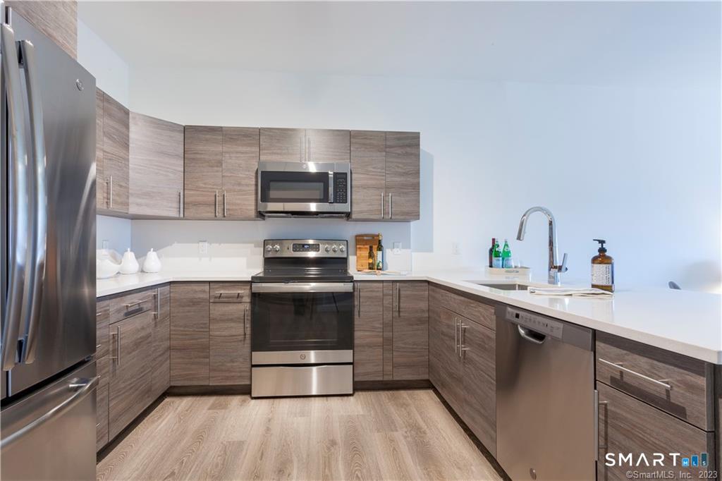 1675 Post Road Fairfield CT 06824