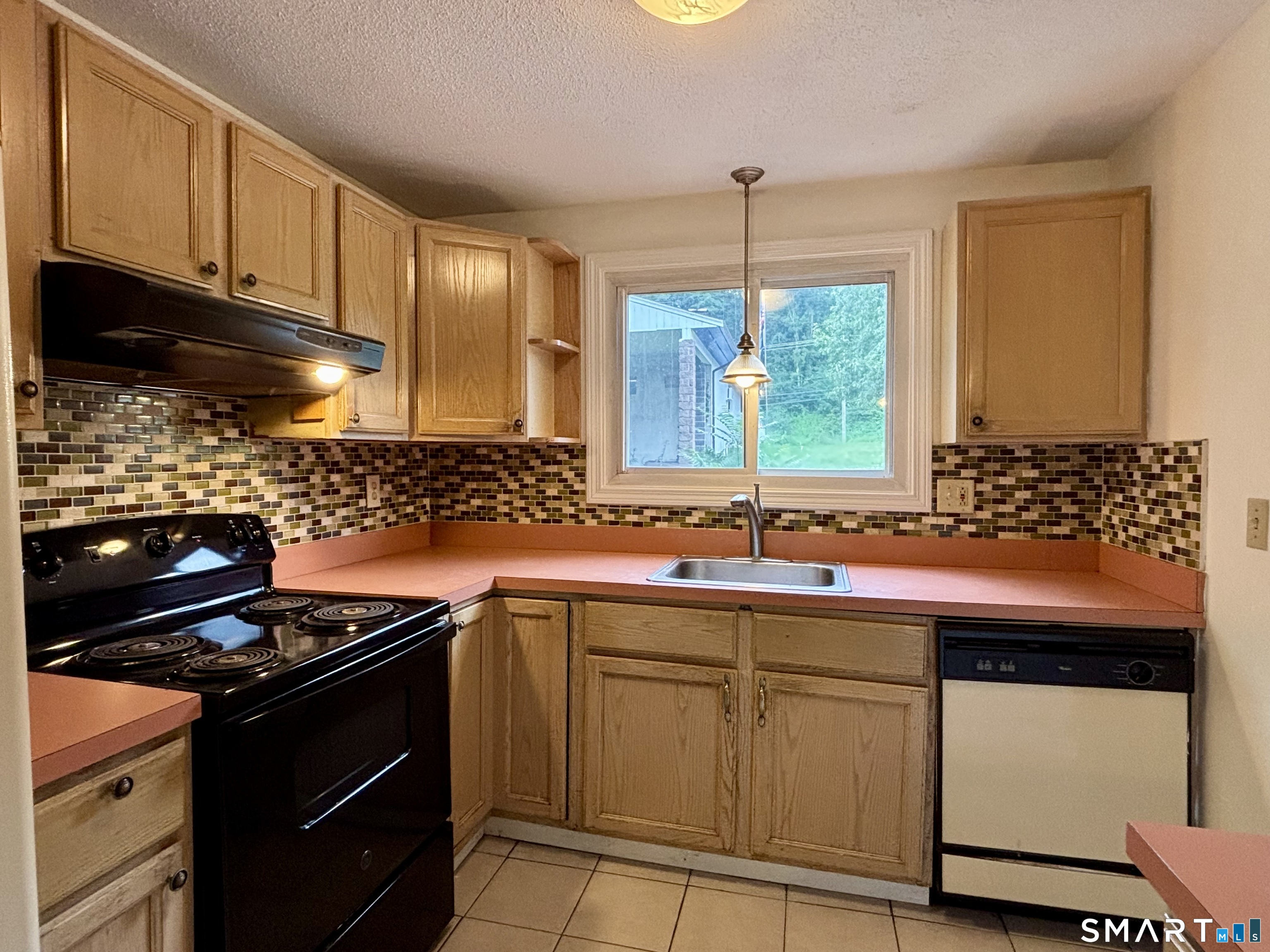 231 Boston Post Road East Lyme CT 06333