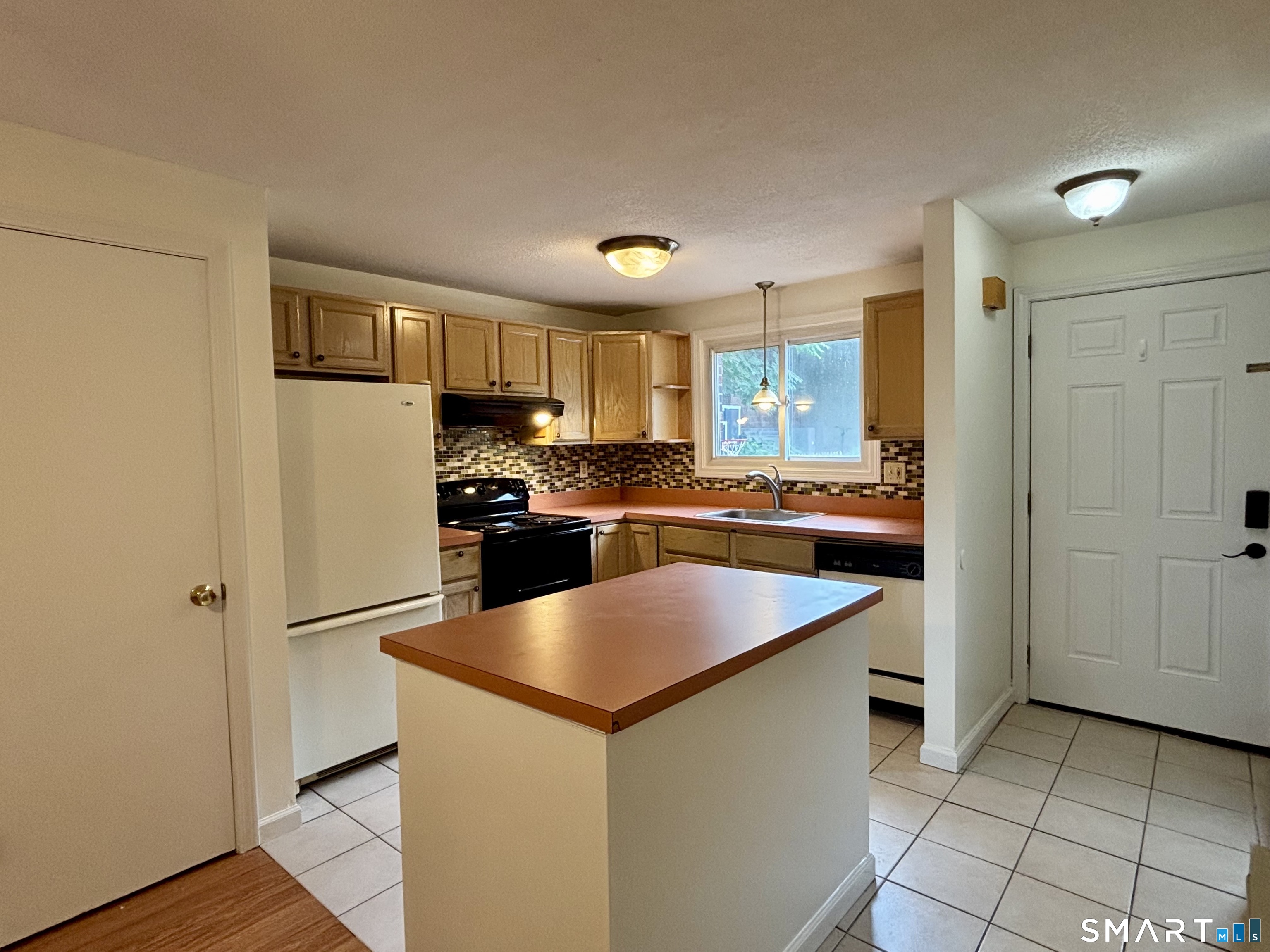 231 Boston Post Road East Lyme CT 06333