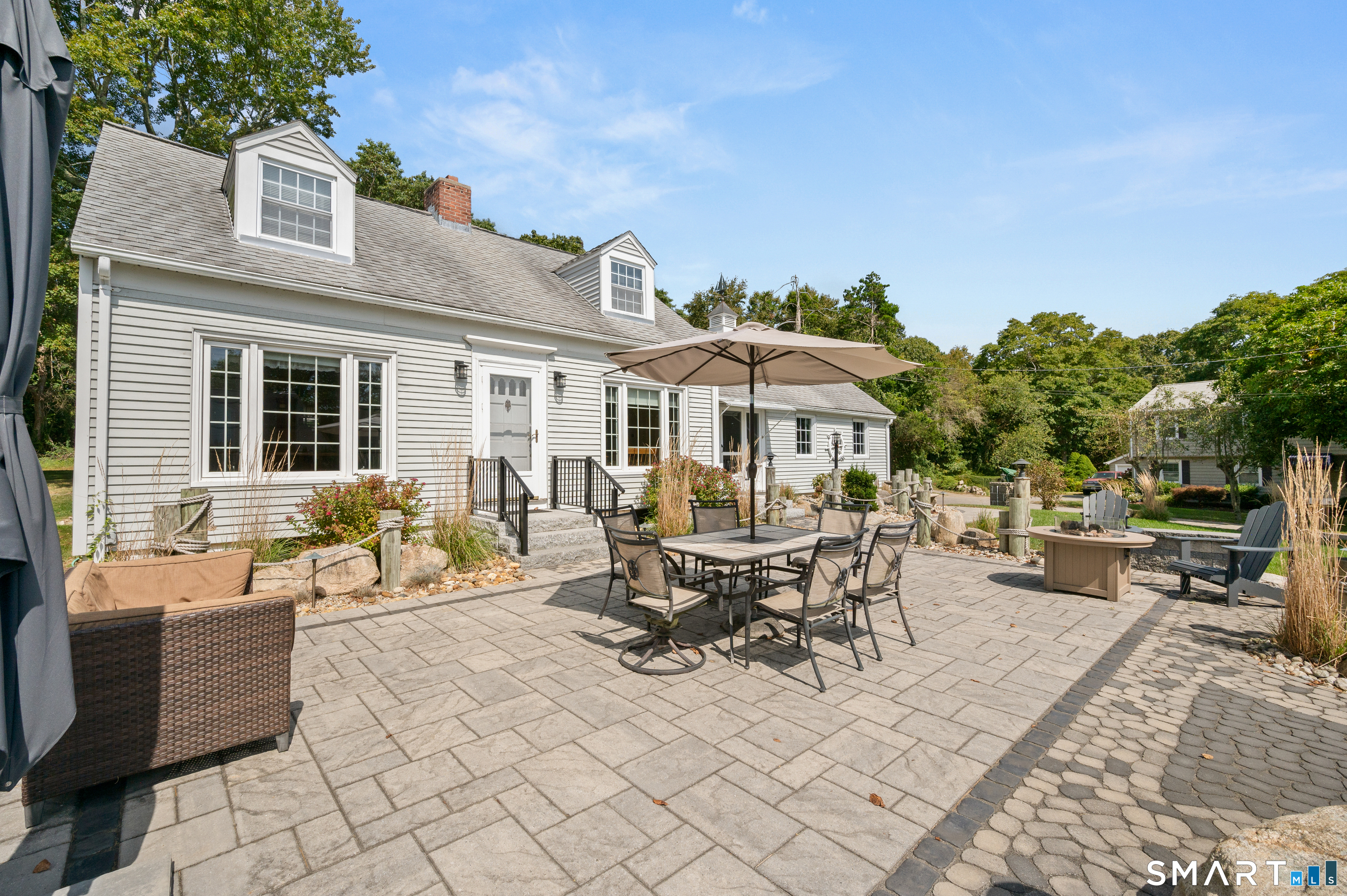 10 Hilltop Road East Lyme CT 06357