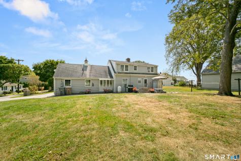 10 Hilltop Road East Lyme CT 06357