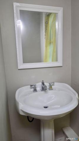 42 Cabot Street Hartford CT 06112