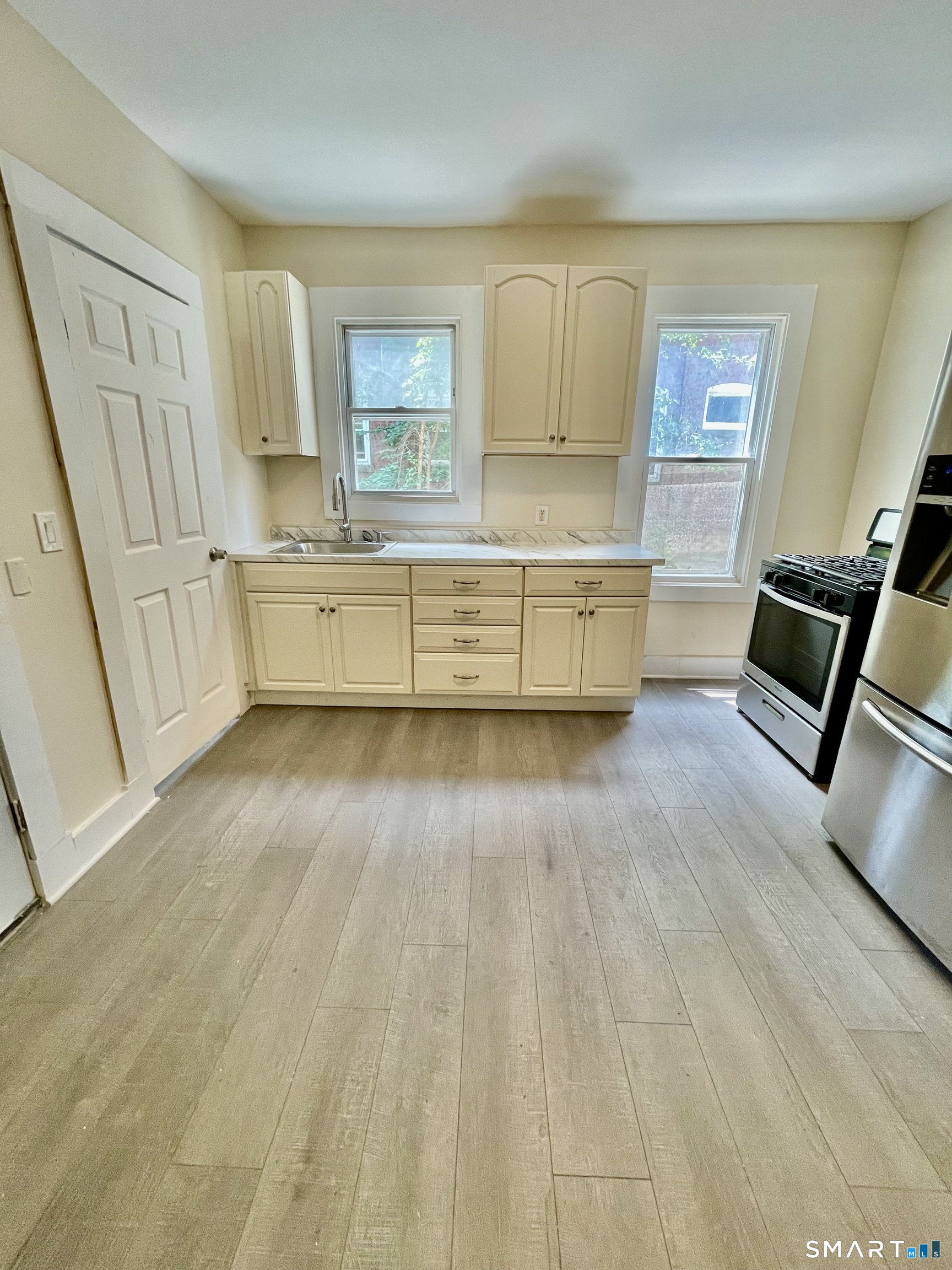 42 Cabot Street Hartford CT 06112