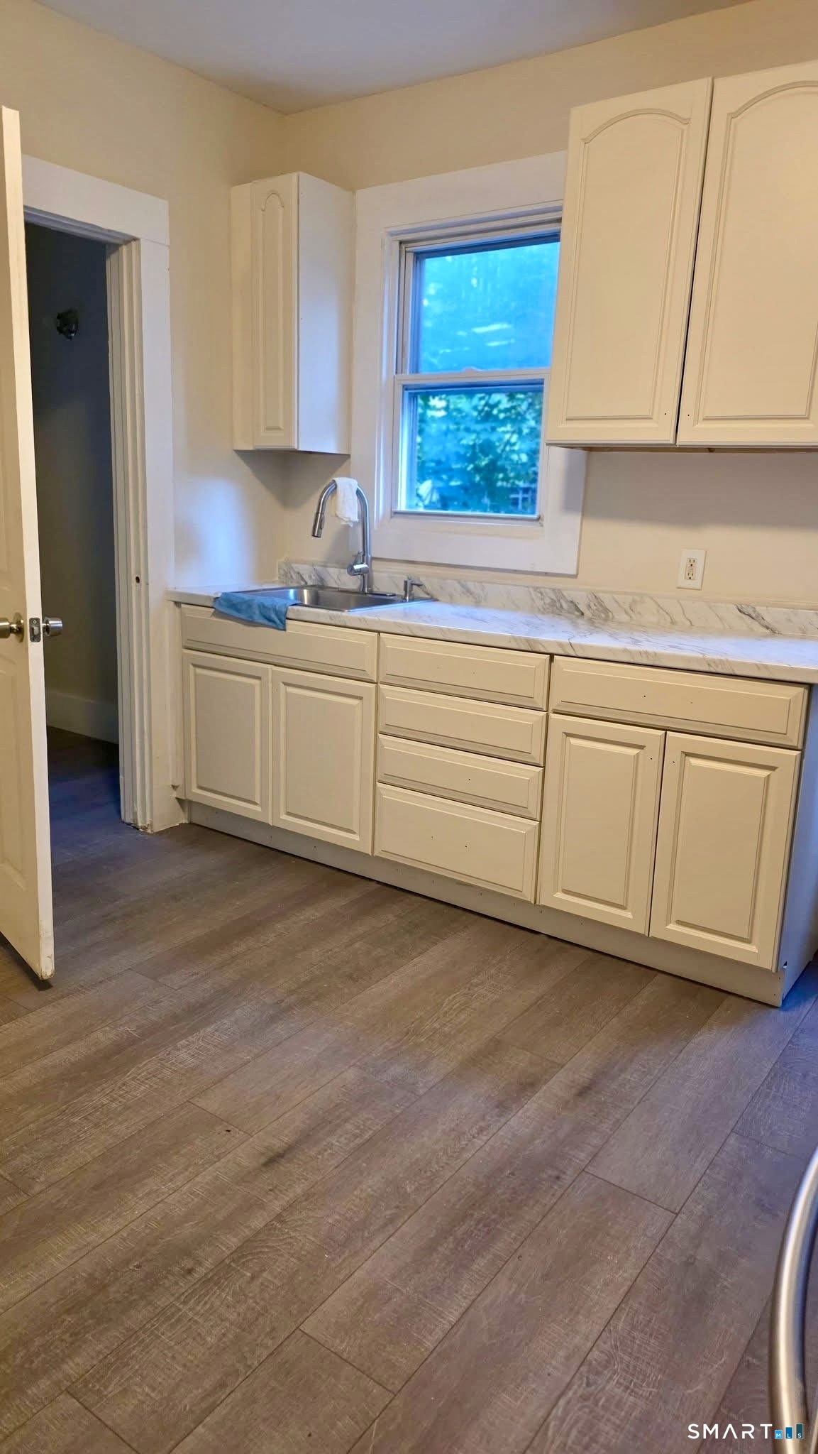 42 Cabot Street Hartford CT 06112