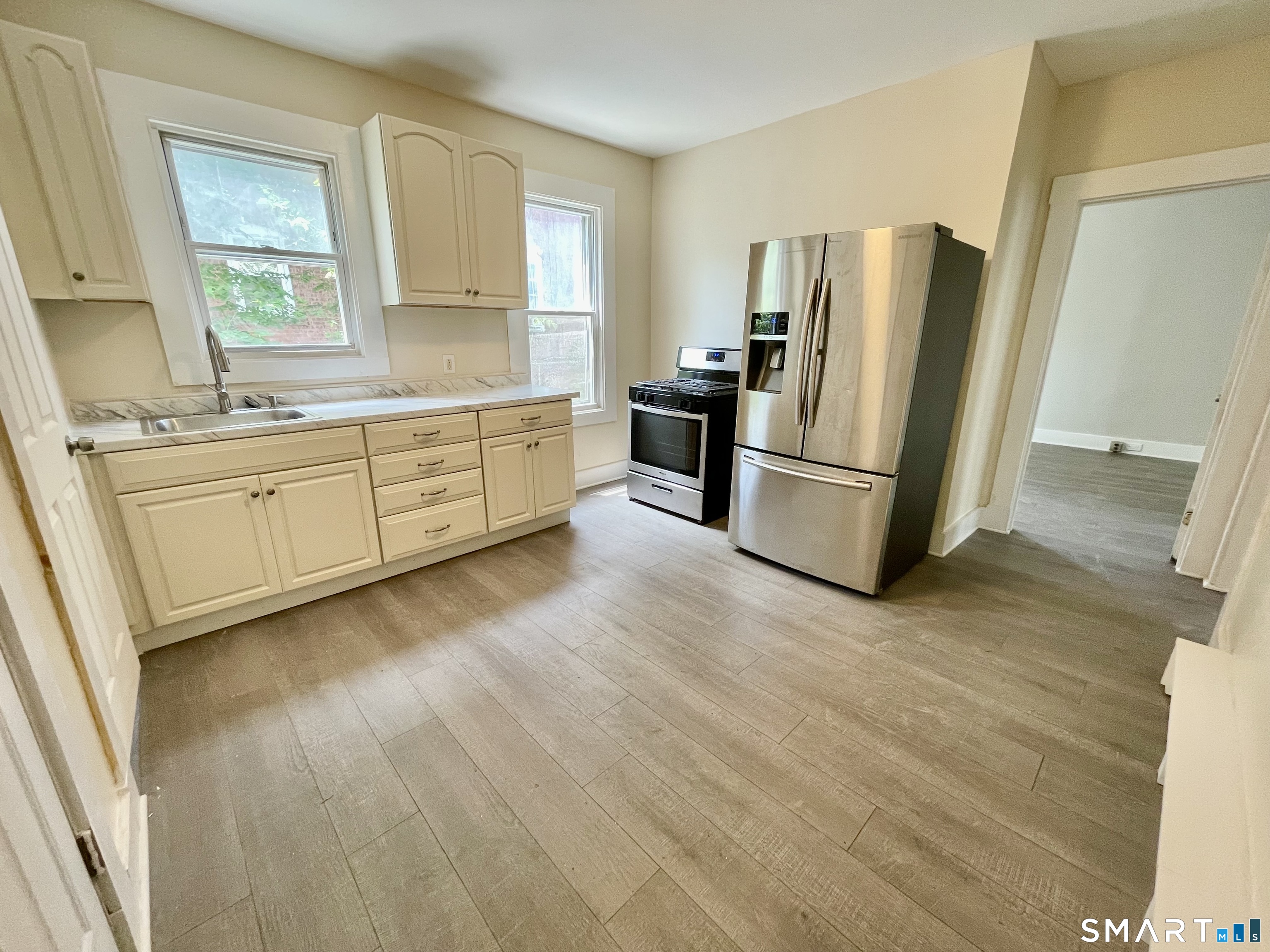 42 Cabot Street Hartford CT 06112