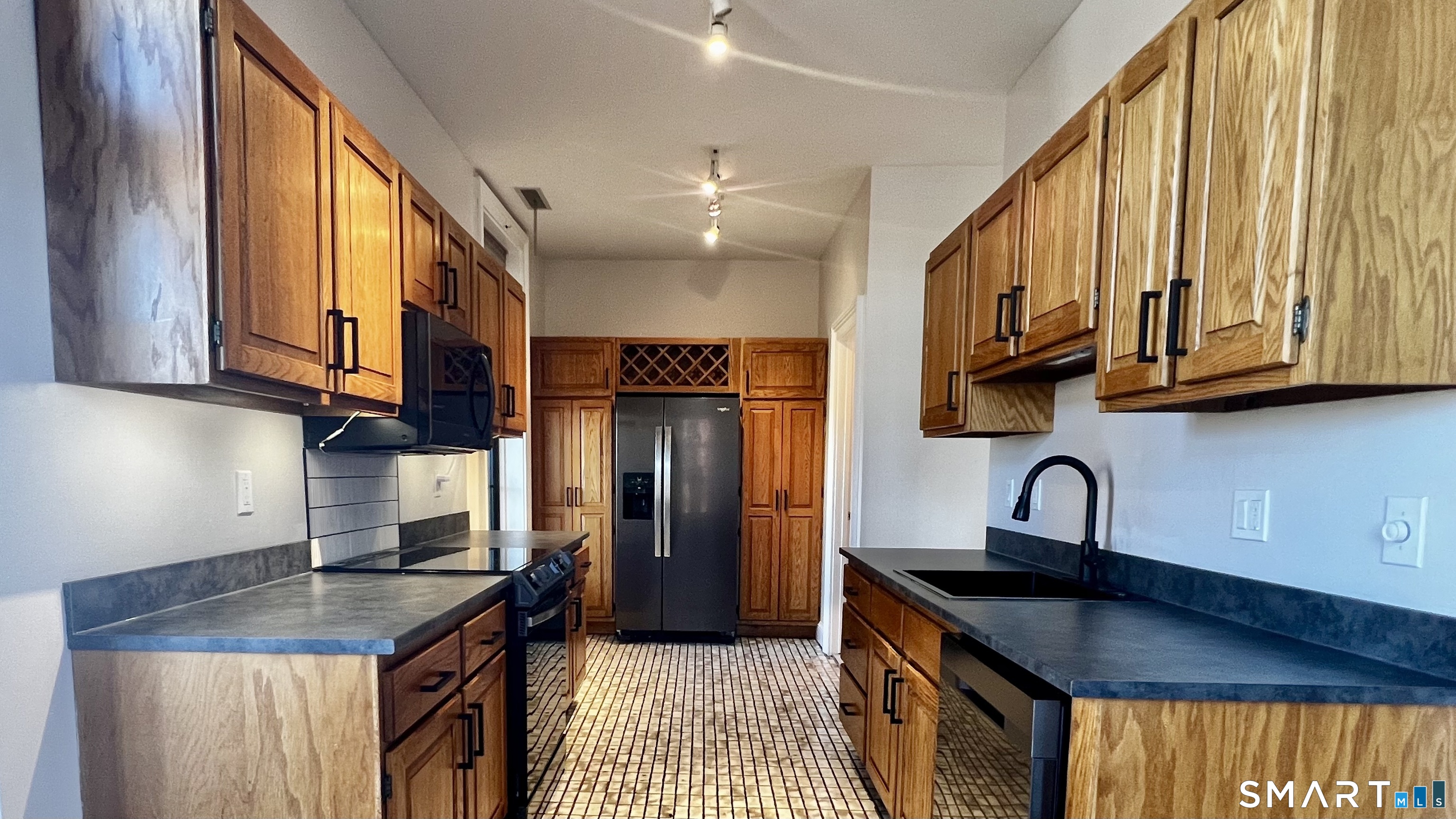 34-36 Charter Oak Place Hartford CT 06106