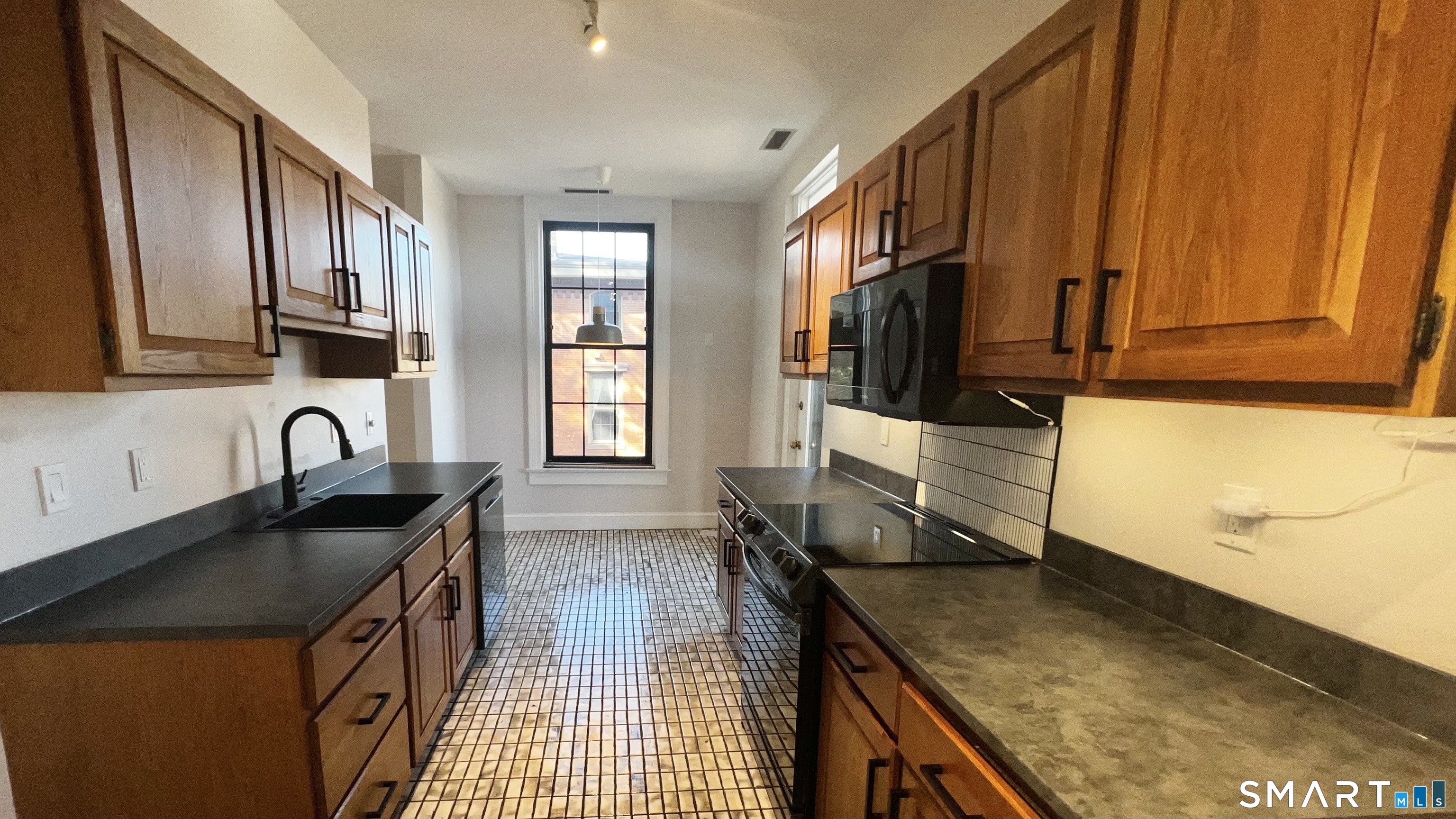 34-36 Charter Oak Place Hartford CT 06106