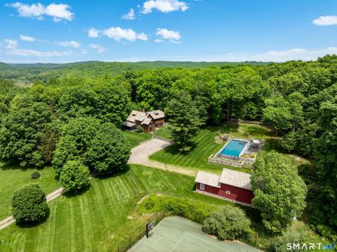 240 Umpawaug Road Redding CT 06896