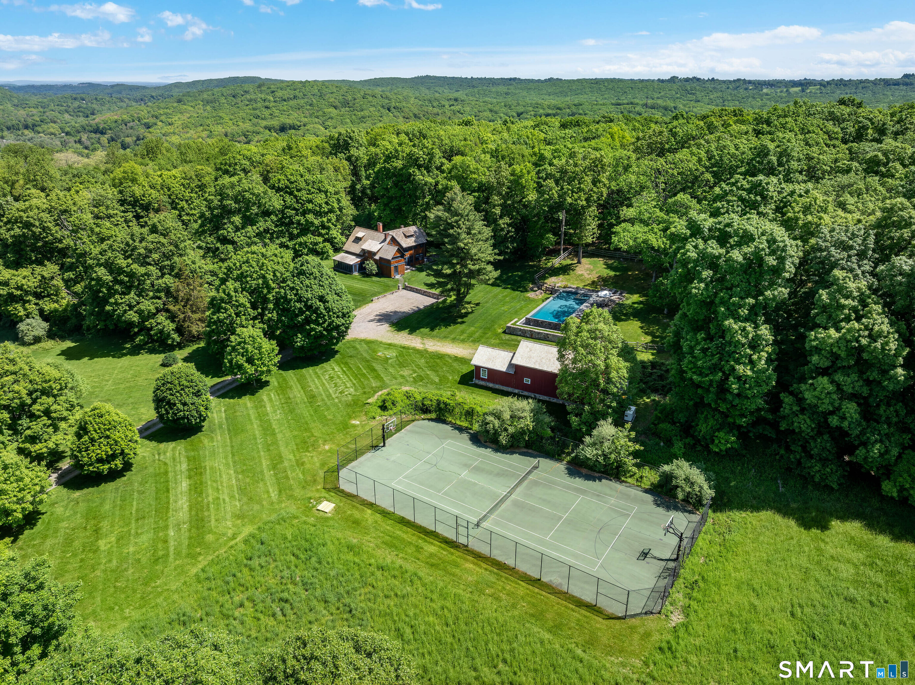 240 Umpawaug Road Redding CT 06896