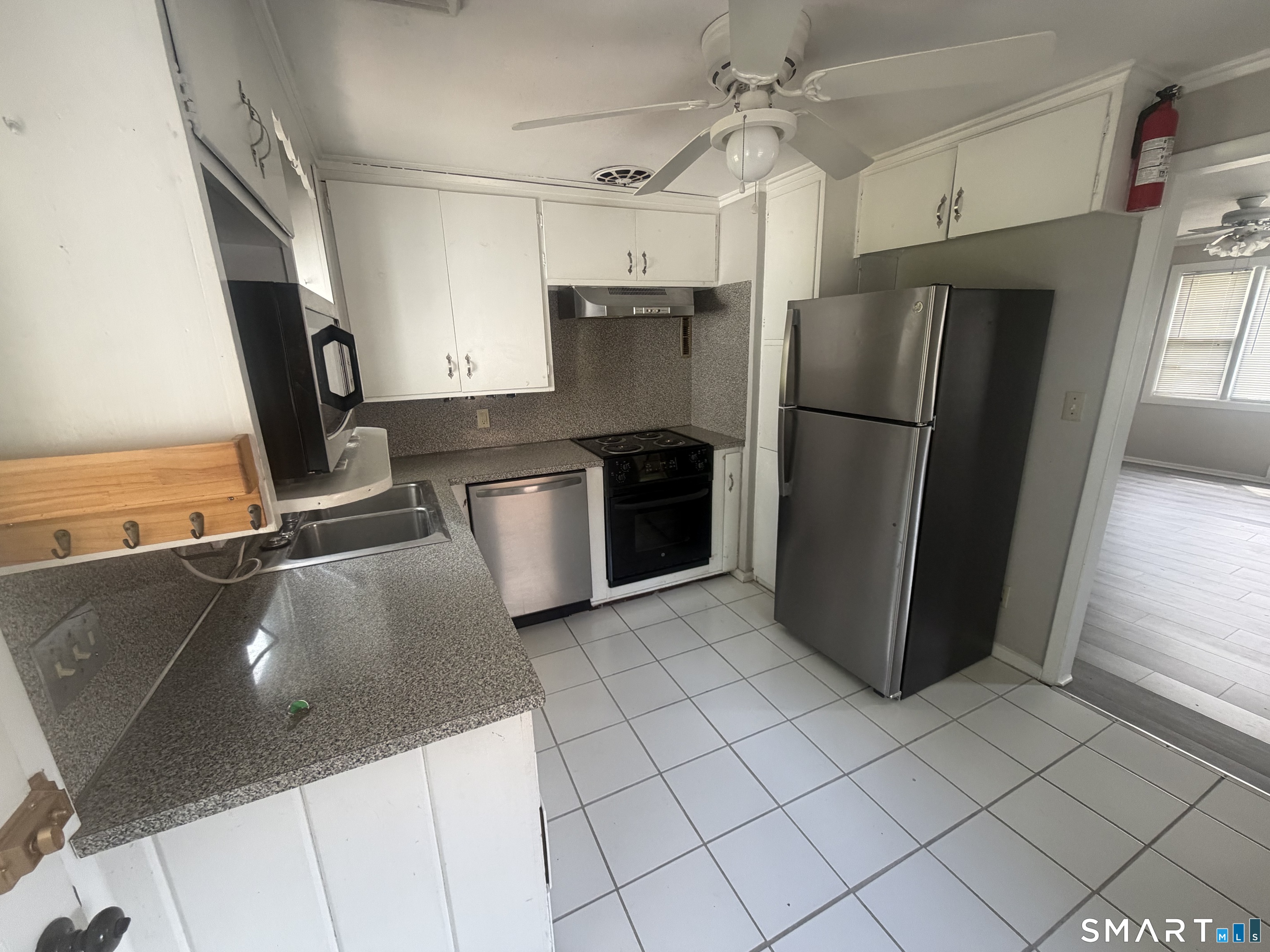 16 Harding Avenue Newington CT 06111