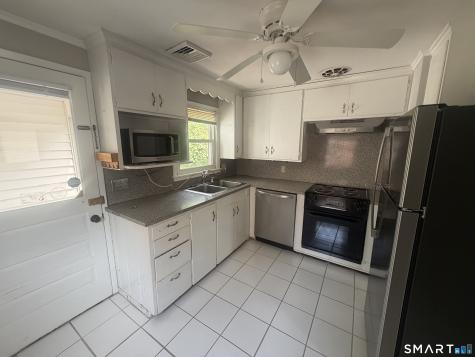 16 Harding Avenue Newington CT 06111