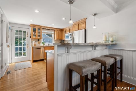 717 Riverside Drive Fairfield CT 06824