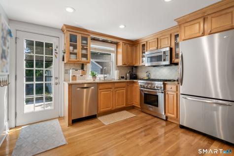 717 Riverside Drive Fairfield CT 06824