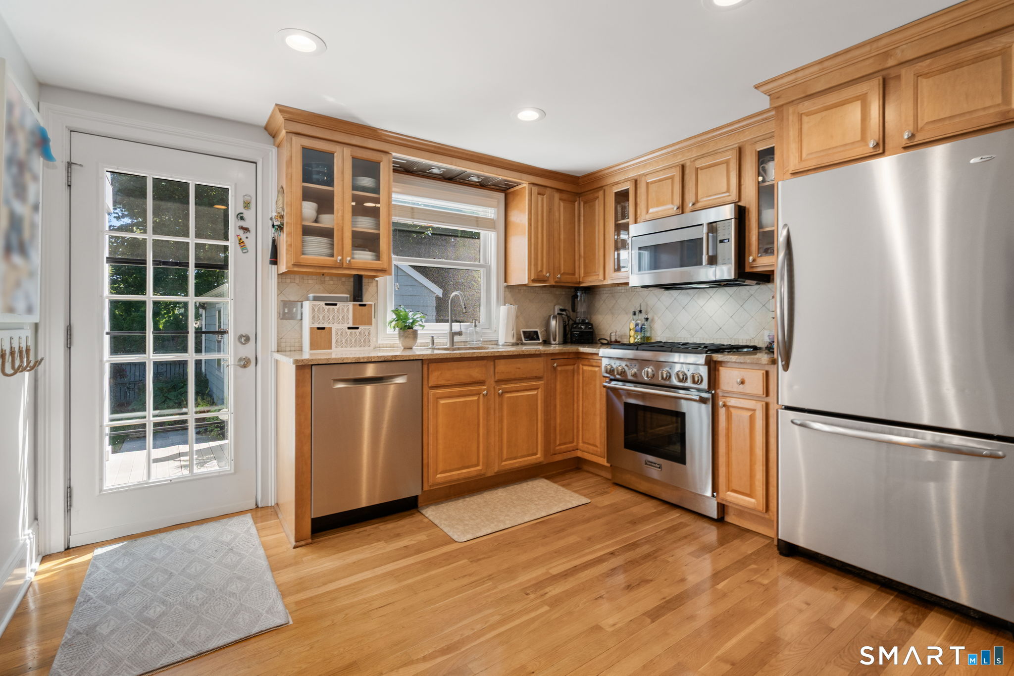 717 Riverside Drive Fairfield CT 06824
