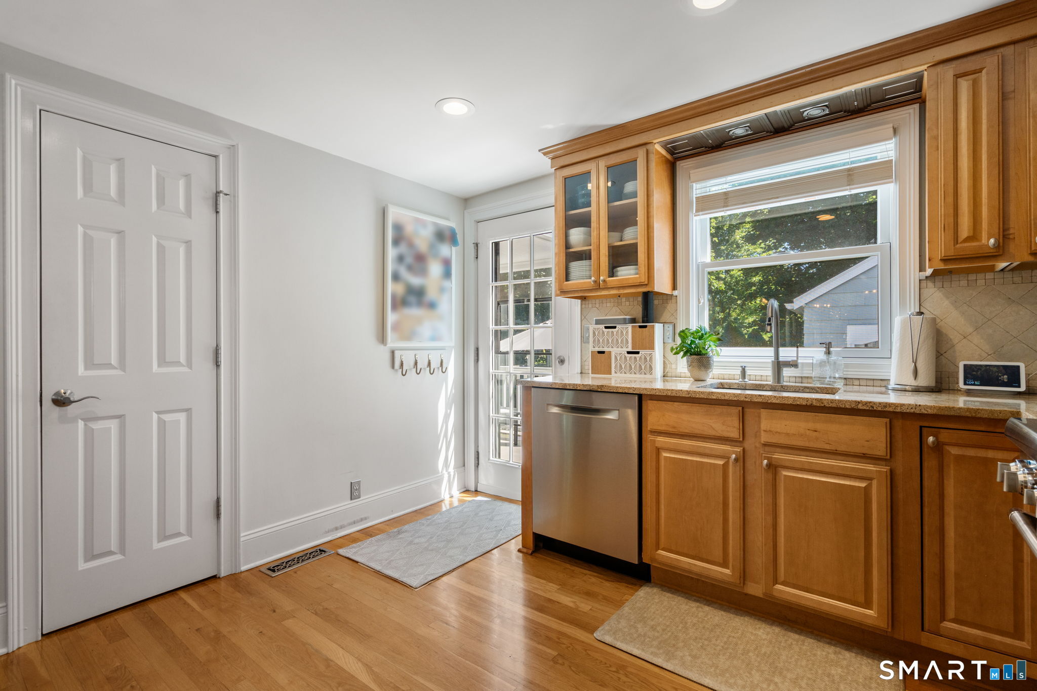 717 Riverside Drive Fairfield CT 06824