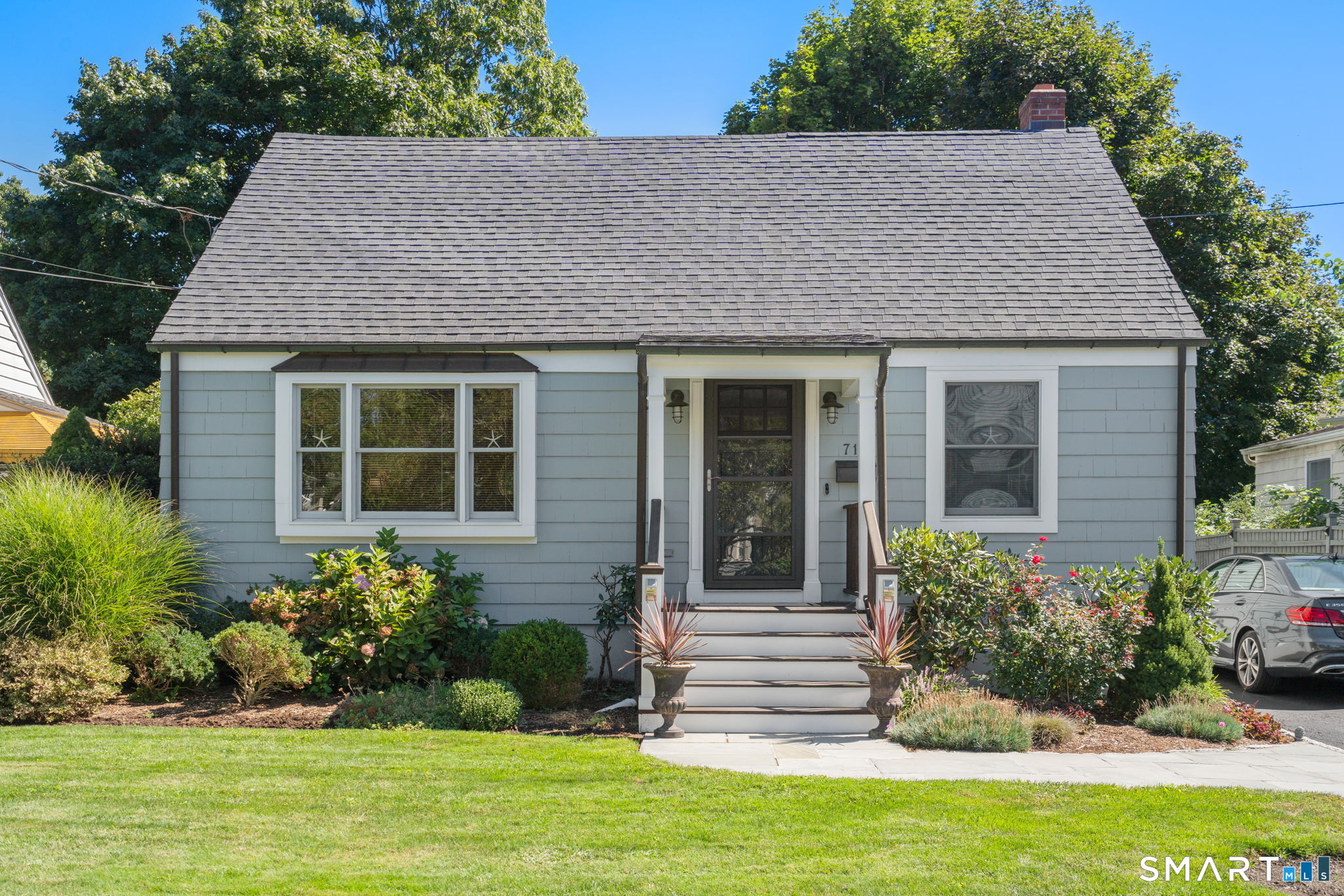 717 Riverside Drive Fairfield CT 06824