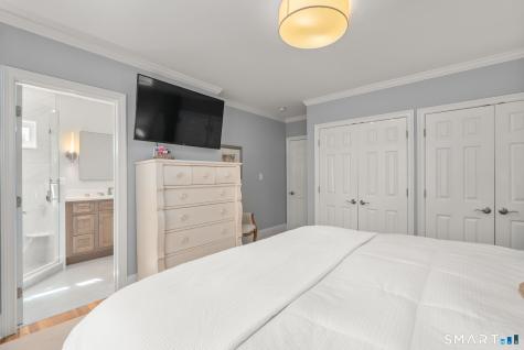 717 Riverside Drive Fairfield CT 06824
