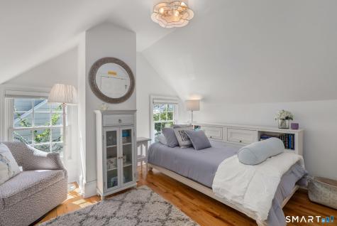 717 Riverside Drive Fairfield CT 06824