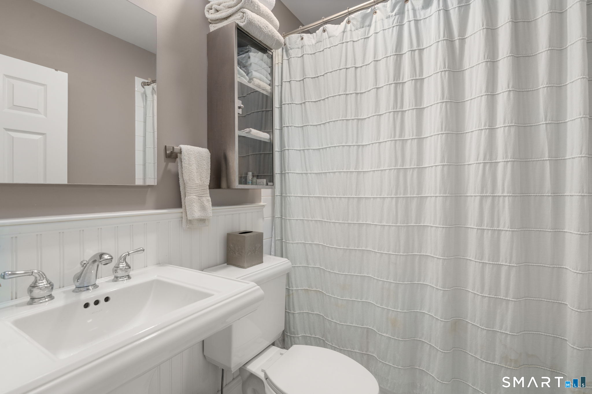 717 Riverside Drive Fairfield CT 06824