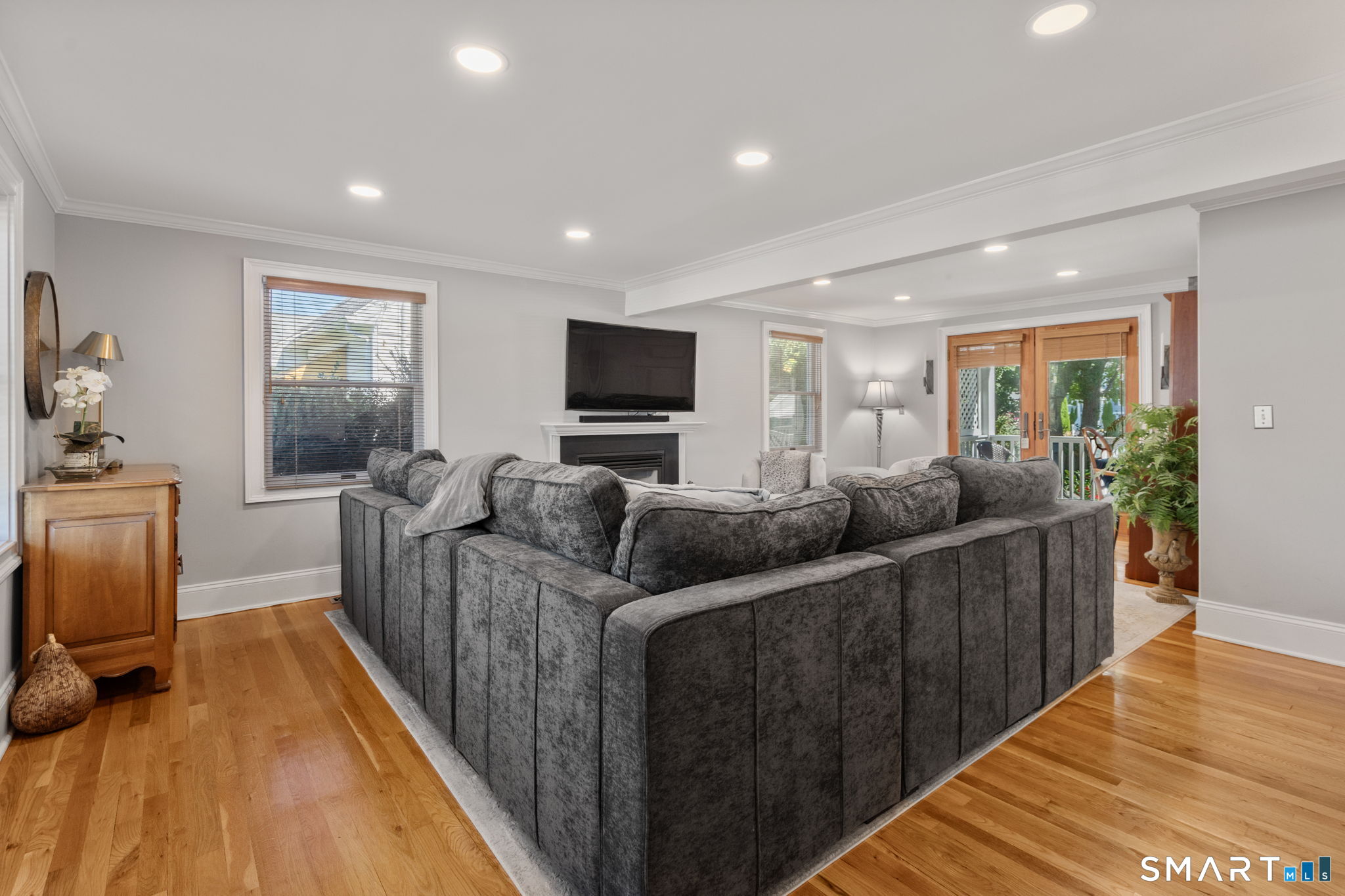 717 Riverside Drive Fairfield CT 06824
