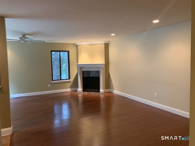 16 Greenbriar Drive Farmington CT 06032