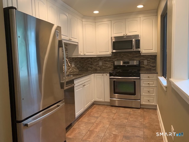16 Greenbriar Drive Farmington CT 06032