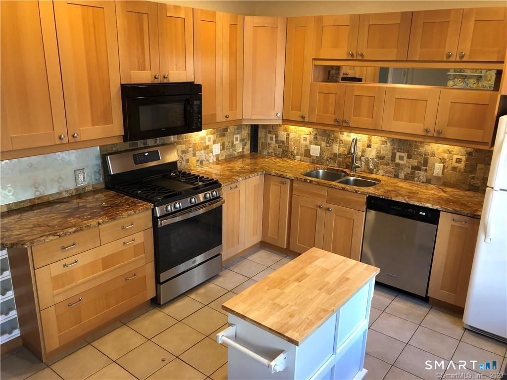 26 Village Road Milford CT 06460