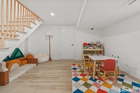 8 Farley Street Greenwich CT 06830