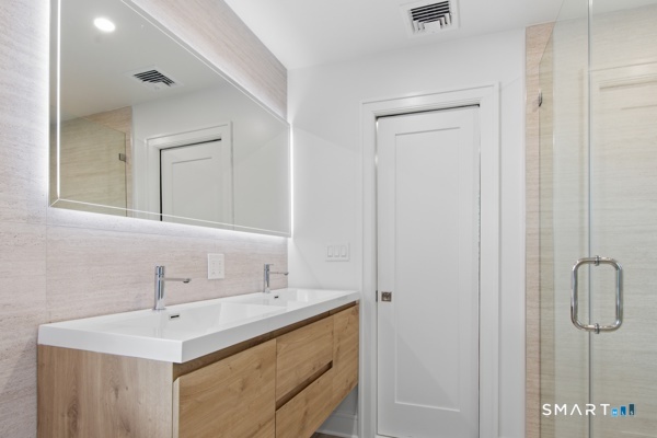 8 Farley Street Greenwich CT 06830