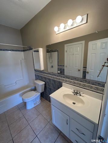 1064 Poquonnock Road Groton CT 06340