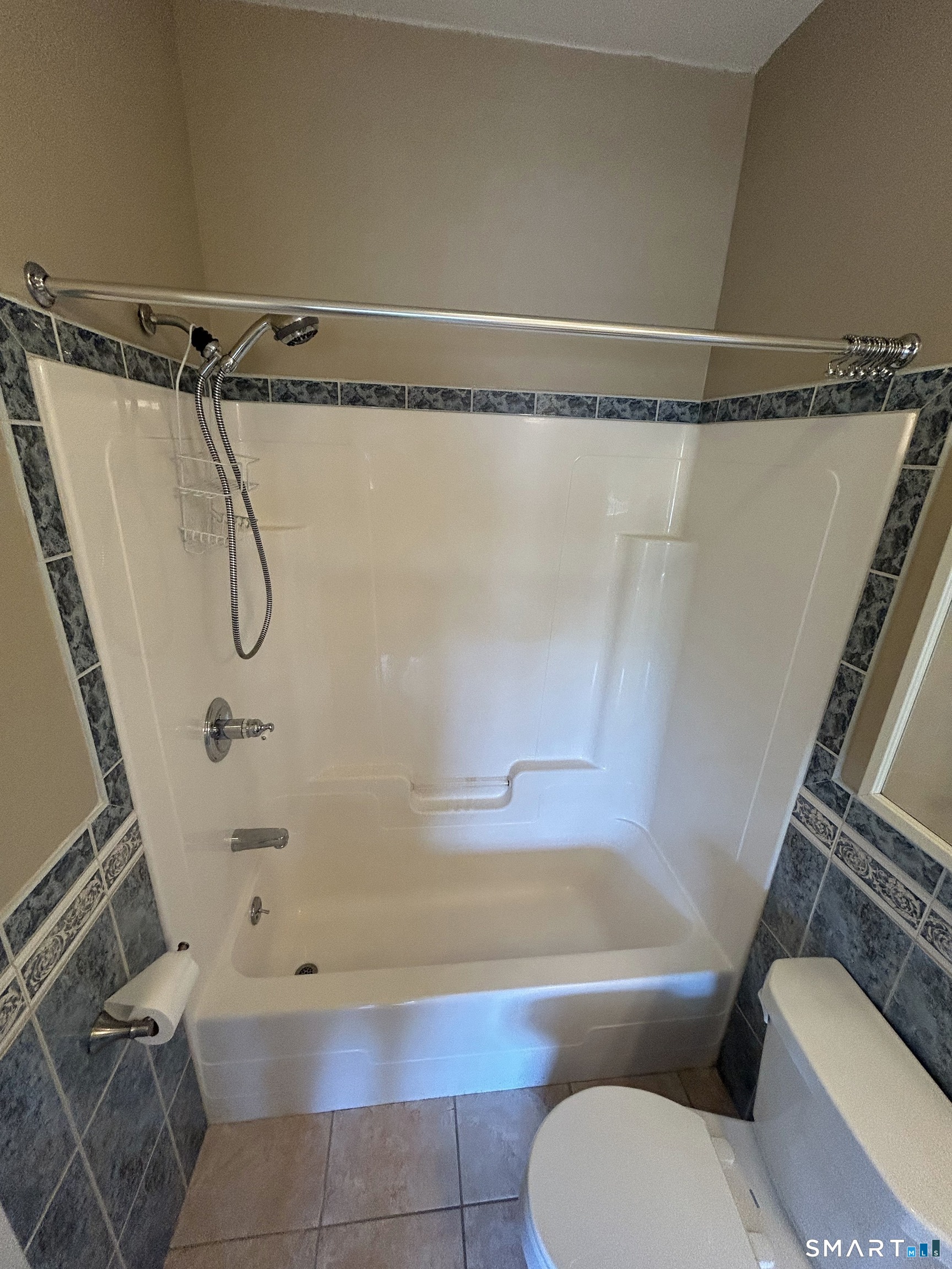1064 Poquonnock Road Groton CT 06340