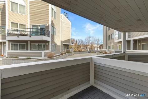 13 Harbour Close New Haven CT 06519