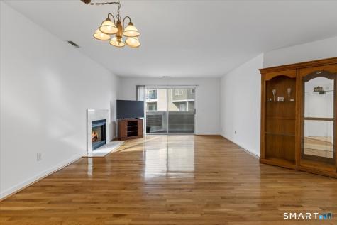13 Harbour Close New Haven CT 06519