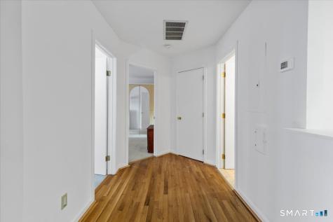 13 Harbour Close New Haven CT 06519