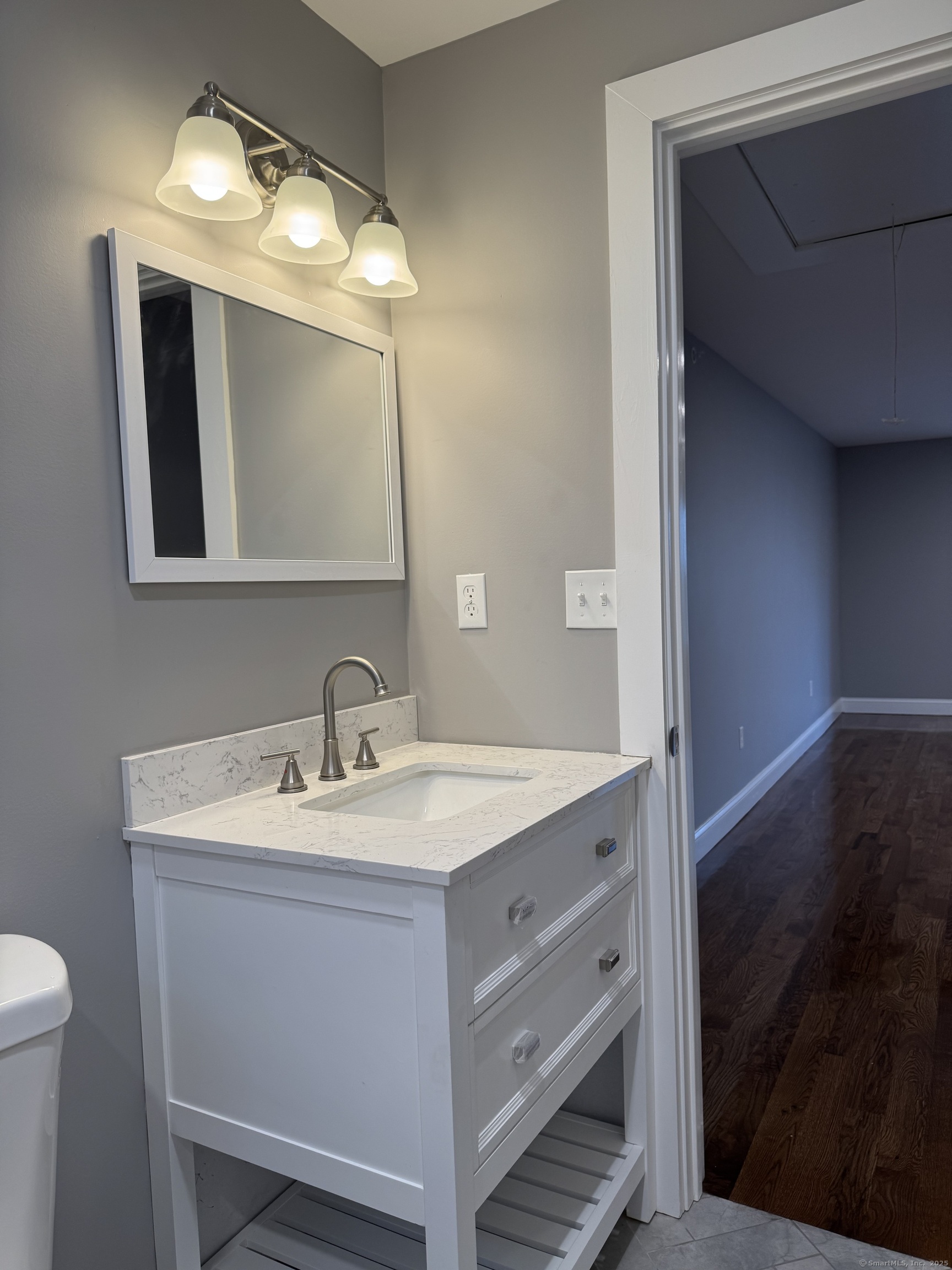 27 Quinnipiac Avenue North Haven CT 06473