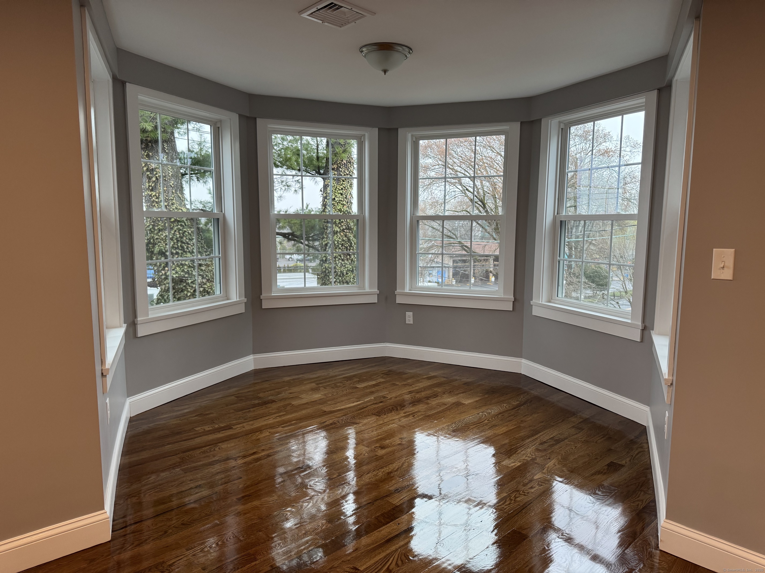 27 Quinnipiac Avenue North Haven CT 06473
