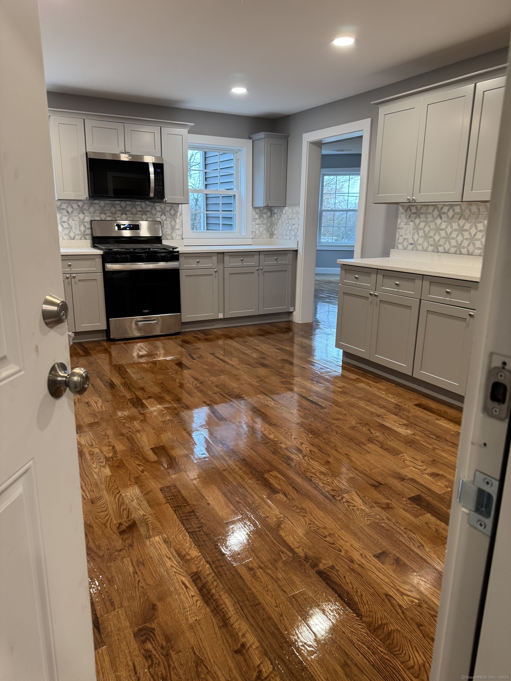 27 Quinnipiac Avenue North Haven CT 06473