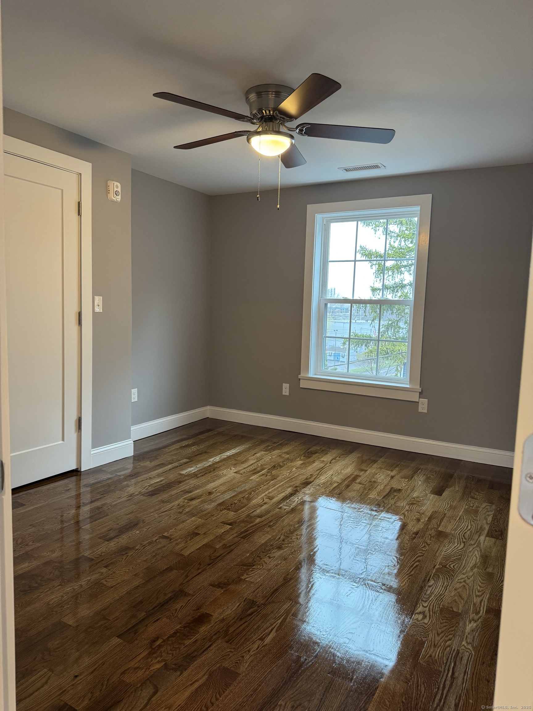 27 Quinnipiac Avenue North Haven CT 06473