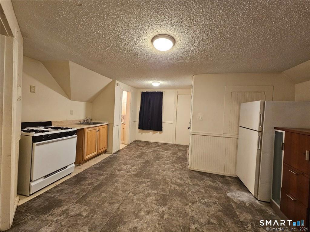6 Frederick Court Waterbury CT 06710