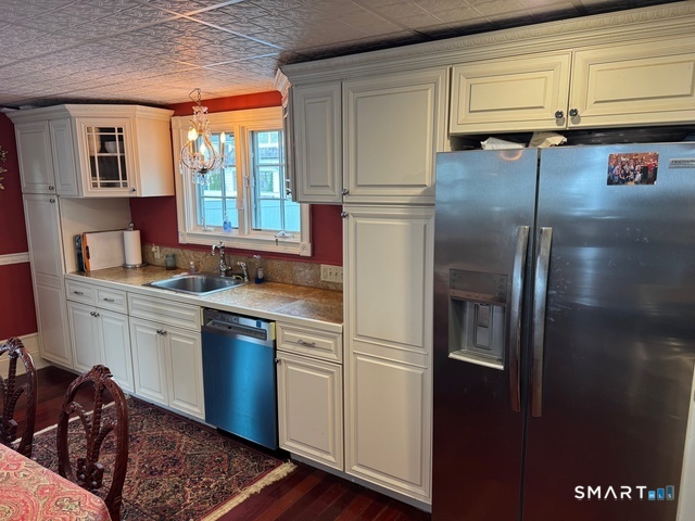 3 Crescent Bluff Avenue Branford CT 06405