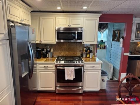 3 Crescent Bluff Avenue Branford CT 06405