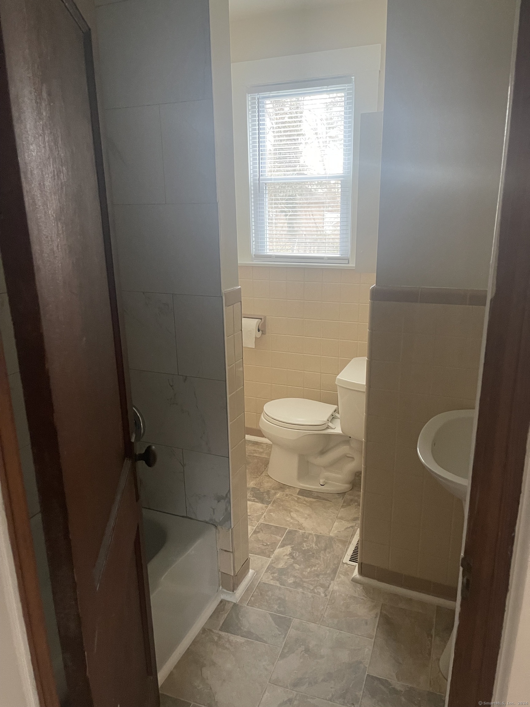 53 Hemlock Street Manchester CT 06040