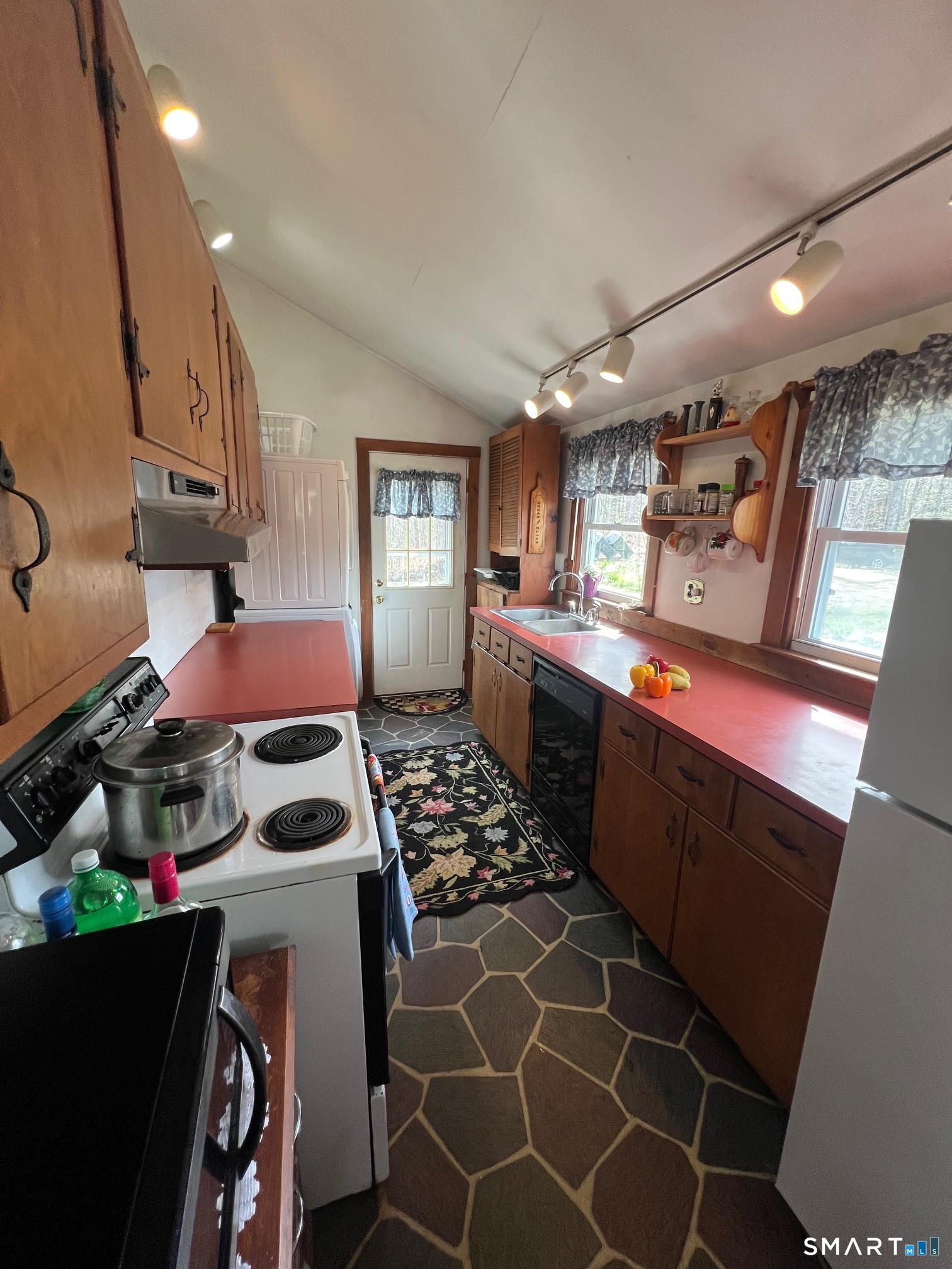 389-C Wyassup Road North Stonington CT 06359