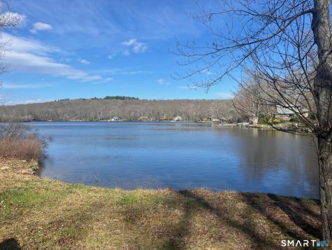 389-C Wyassup Road North Stonington CT 06359