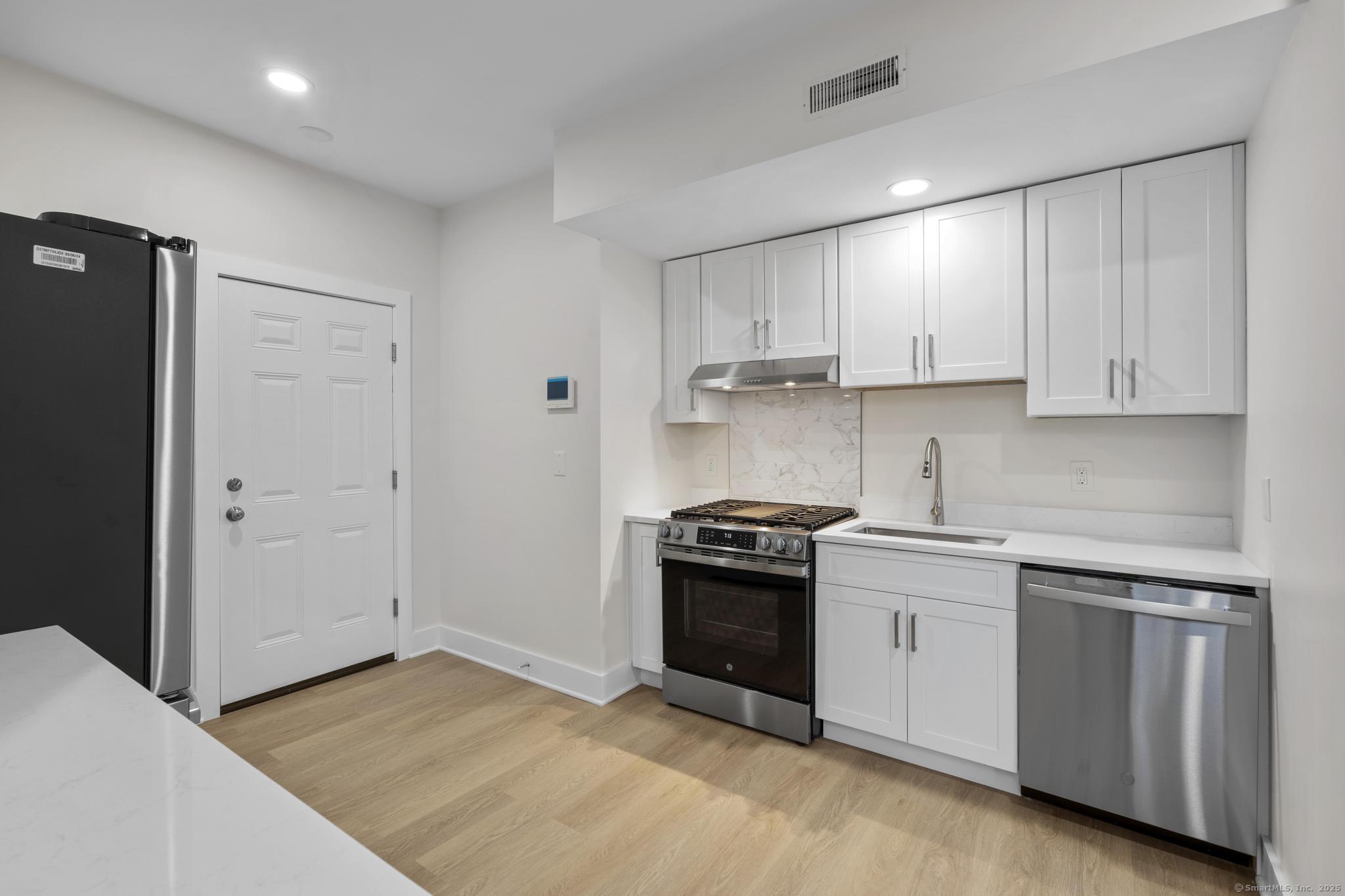 1546 Chapel Street New Haven CT 06511