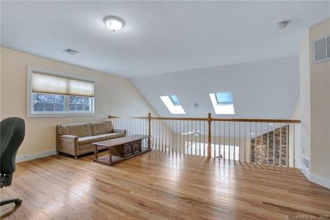 218 Woodlawn Drive Seymour CT 06483