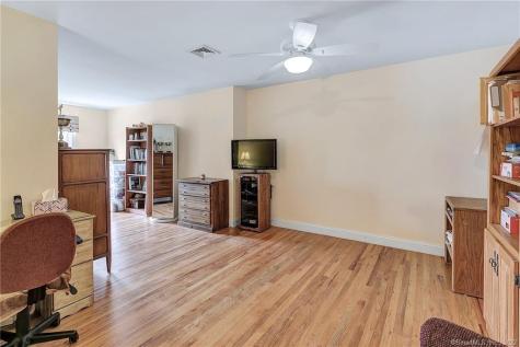 218 Woodlawn Drive Seymour CT 06483